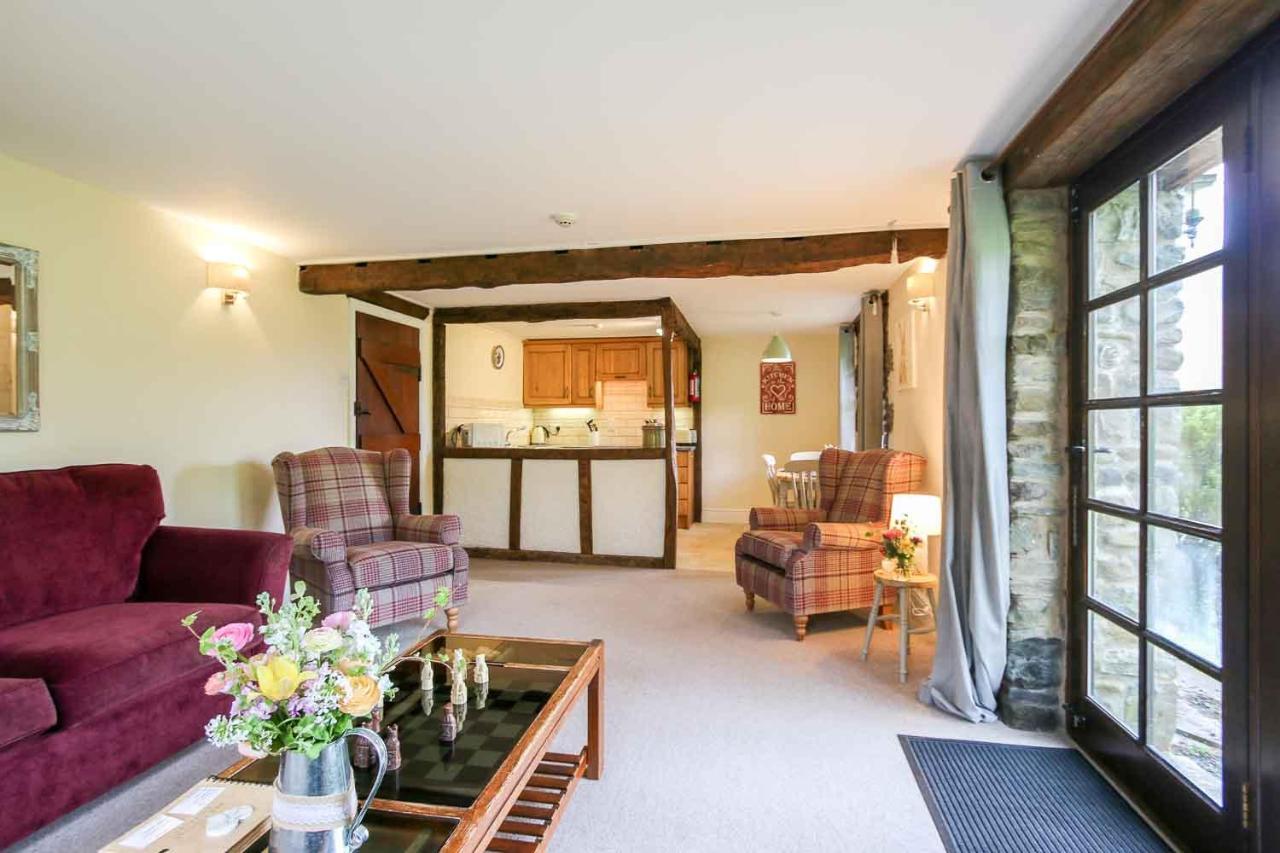 Lake Cottages At Cwm Chwefru Llanafan-fawr Extérieur photo