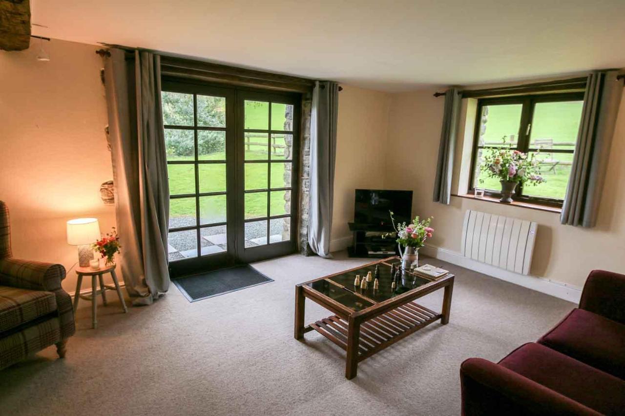 Lake Cottages At Cwm Chwefru Llanafan-fawr Extérieur photo